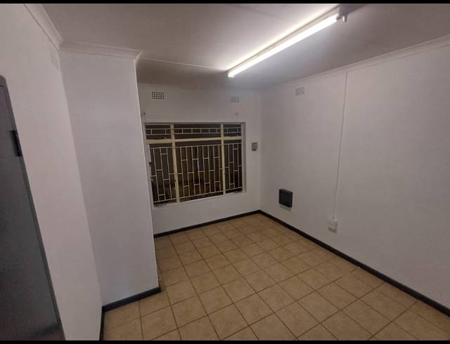 45M² RETAIL TO LET IN BAILLIE PARK
